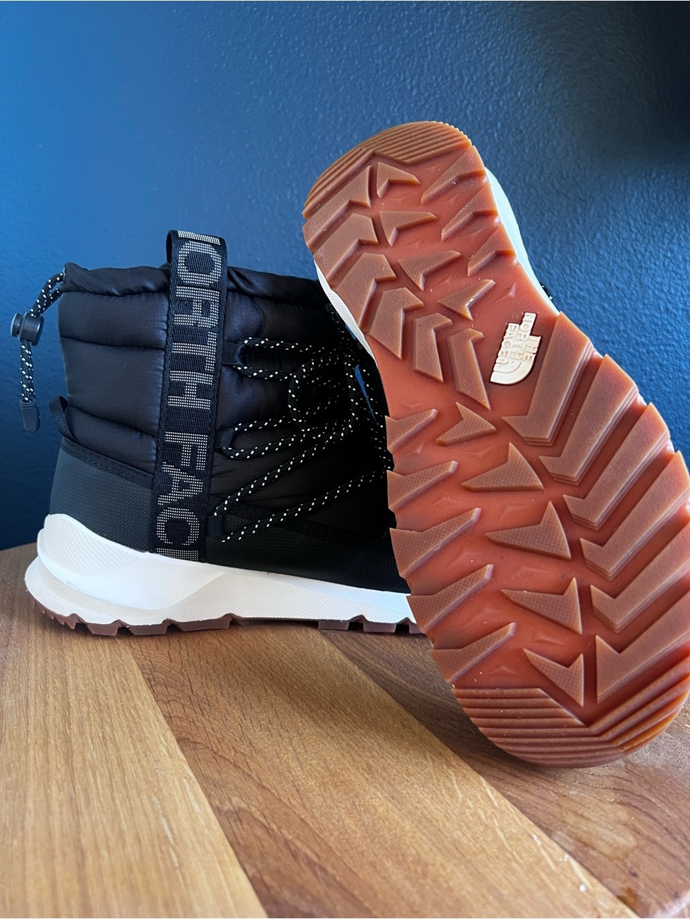 The North Face ThermoBall Lace Up Waterproof Booties | Size 9 - Picture 5 of 5